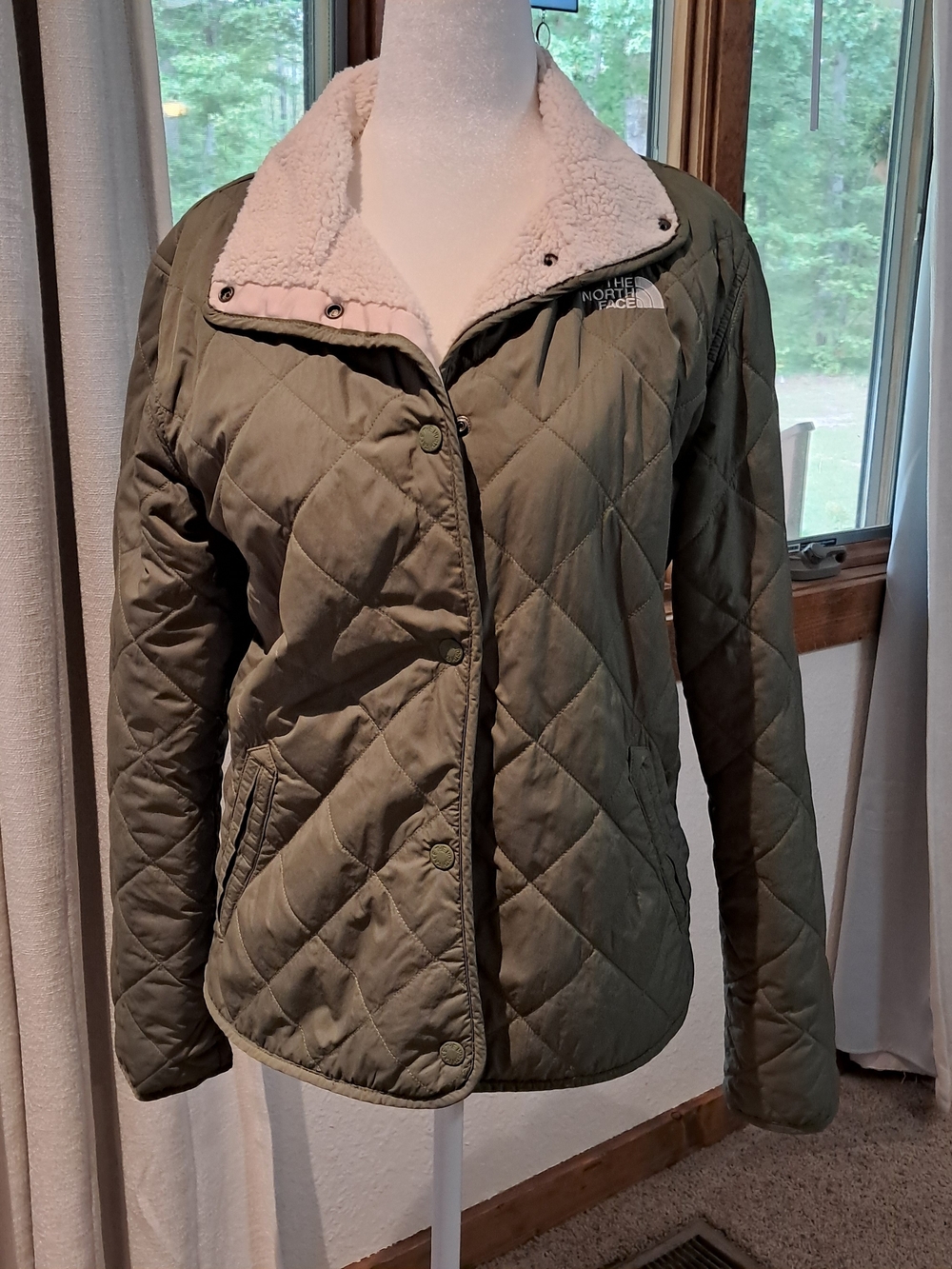 The North Face Women's Olive Quilted Jacket with Sherpa Lining Size Small